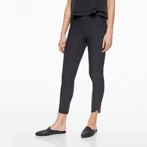 Athleta Black Stellar Crop Pull On Pants with Zip Pockets